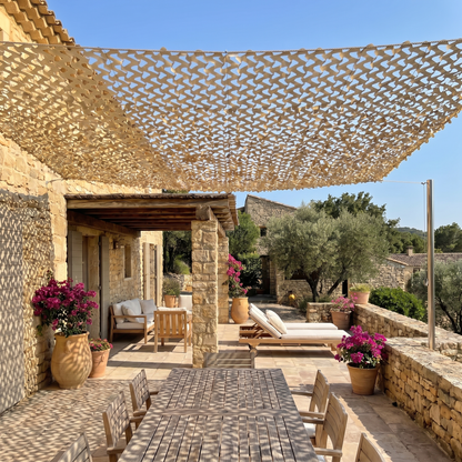 Malla de camuflaje reforzada arena para terraza y pérgola - Ambiente mediterráneo